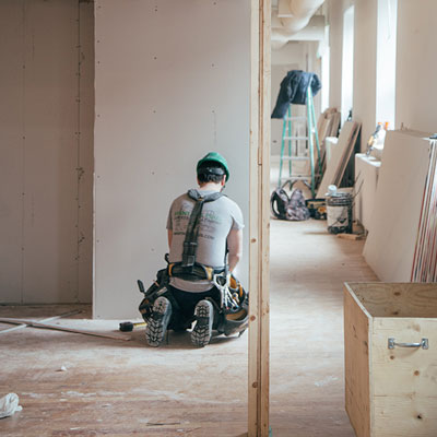 Contractor Assessments / Photo by Charles Deluvio Unsplash