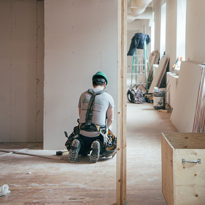 Contractor Assessments / Photo by Charles Deluvio Unsplash